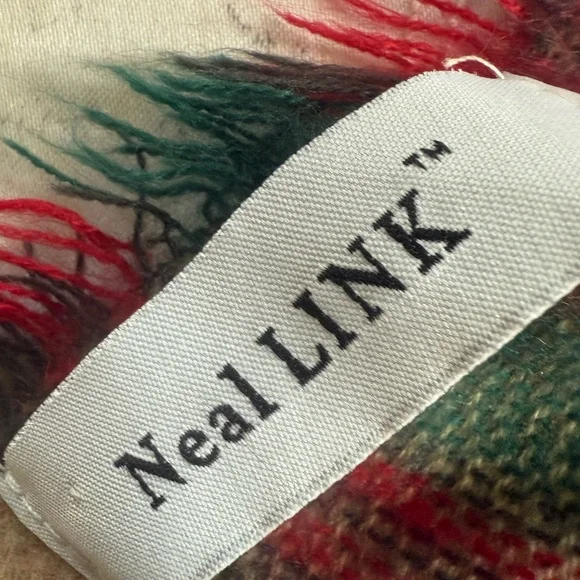 NEAL LINK blanket, scarf for ladies plaid excellent condition super SOFT - Picture 8 of 9